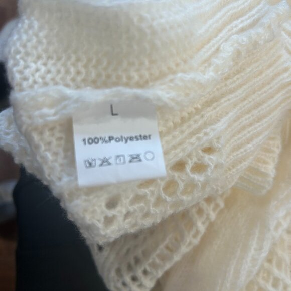 Brand New NWT Comfy Cropped Sweater Size L NWT - Picture 5 of 5